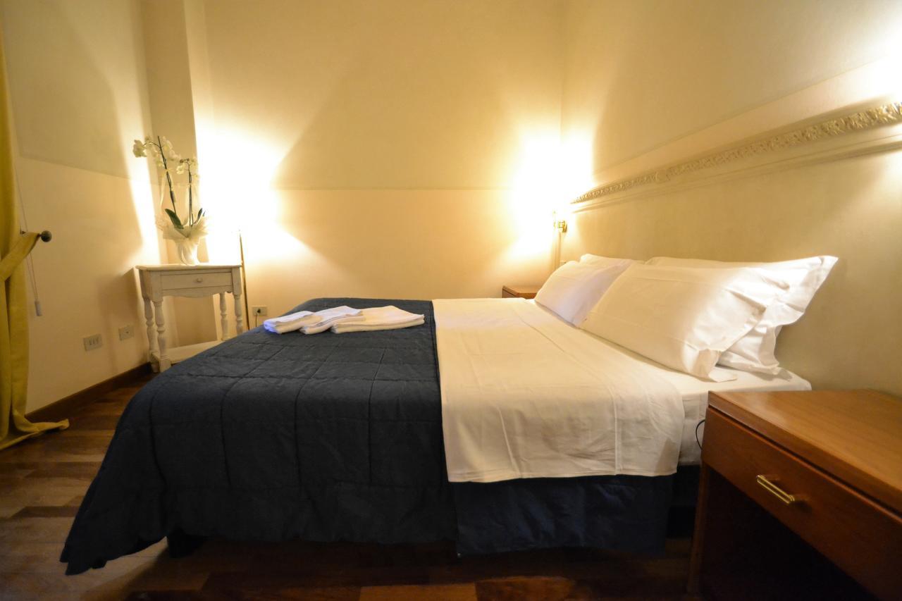 Hotel Posta Cecina  Buitenkant foto