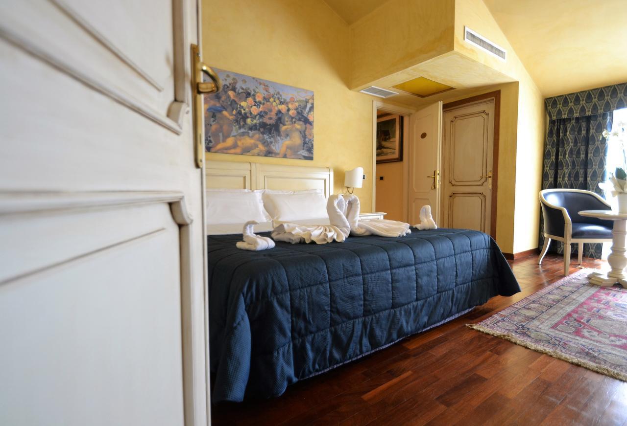 Hotel Posta Cecina  Buitenkant foto