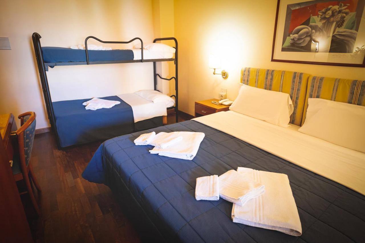 Hotel Posta Cecina  Buitenkant foto